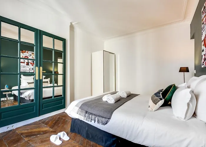 Sweett - Rue De Rivoli * Paris